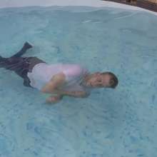 MrWAM: MrWam Lorenzo Gets Wet in Pool