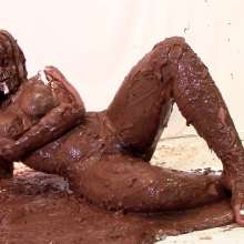 Messygirl: Tease Pics from our shoot with the Hot Fitness Model