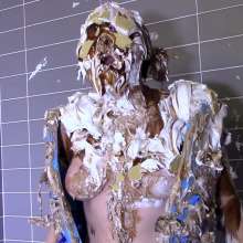 Messygirl: Pics from a New MG Download