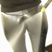 lofw: Skintight leather leggins at a car wash
