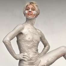 FOXY: Anna clay covered