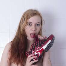 Tony Wilson: Scarlett Von Tease Jeans M60 Nike Trainers Shower