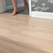 SpannerWilkins: The Sticky Elf--Barefoot Ankle Deep Glue!