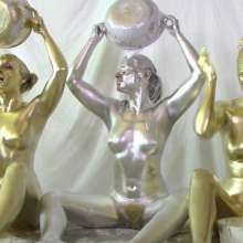 Messygirl: Three Metallic Girls