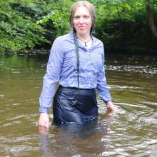 DungeonMasterOne: Uniform Skirt River Bath