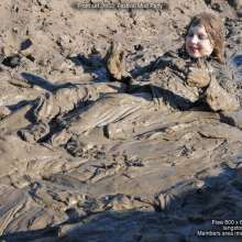 DungeonMasterOne: Maria and Felicity in Festival Mud Fun!