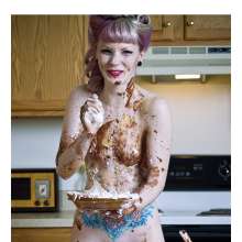 77wabc: Pie Throwing At Glamour Shoots