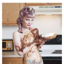 77wabc: Pie Throwing At Glamour Shoots