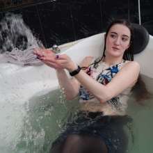 Wet Live Team: Anhelina Was Happy to Bathe and Lather Her Tights, Shampoo