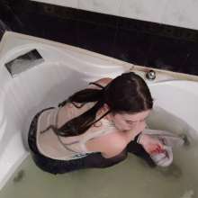 Wet Live Team: Anhelina Was Happy to Bathe and Lather Her Tights, Shampoo