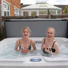 AuroraWetlook: Aurora and Rebecca in Hot Tub... Part 2 Longer Video