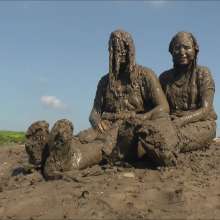 DungeonMasterOne: Denims in the Mud with Felicity and Maude!