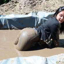 EuroWAM Team: Niki--tight jeans in the mud