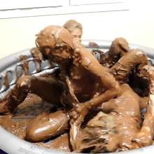 RevSlymsford: Kaydens' 3 Girl 90lbs Chocolate Frosting Scene