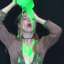 Wamtastic Jessica: Sammie's First Gunge in a Fancy Glitterdress ( +full Nudity)