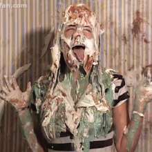 Anglefan: Sandra's first messy scene!