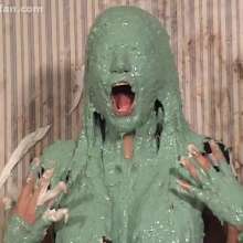 Anglefan: Sandra's first messy scene!