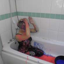 TheGungeZone: Dolly's Messy Gunge Fun
