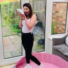 ErinMoore: Erin Plays in Custard, Chocolate and Pies.