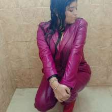 WetPlace: Jazminss Shower In Formal Suit