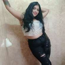 WetPlace: Jazminss Shower In Jeans And Boots
