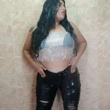 WetPlace: Jazminss Shower In Jeans And Boots