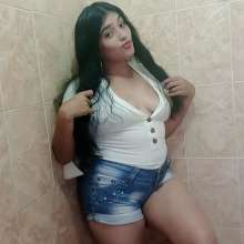 WetPlace: Jazminss Shower In Shorts