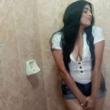 WetPlace: Jazminss Shower In Shorts