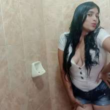 WetPlace: Jazminss Shower In Shorts