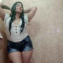 WetPlace: Jazminss Shower In Shorts