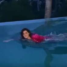 mad_mick_at: German tv-hostess Marlene Lufen: She did it again!  (non yt-clip find!)