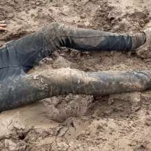 derekwam: Muddy Walk Home