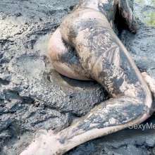 Alana SexyMessyBabes: Naked Mud Slut