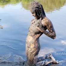 Alana SexyMessyBabes: Naked Mud Slut