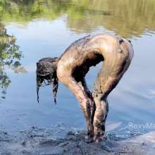 Alana SexyMessyBabes: Naked Mud Slut