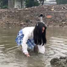Chinese messyfun: Chinese jk girl play with mud