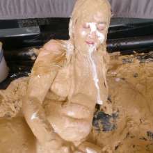 Lyndra Lynn: Sticky Suprise