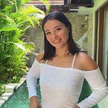 WetPlace: Stunning Anny Enjoying In Pool In White Clothes