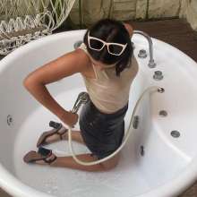 WetPlace: Stunning Anny Shower In Skirt In Jacuzzi
