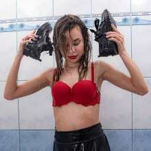 Wet Live Team: This Schoolgirl Is Driving Me Crazy!  Awesome Wetlook