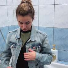 Wet Live Team: A Multi-layered Dip in Her Favorite Reeboks