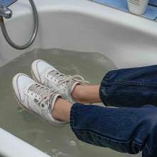 Wet Live Team: A Multi-layered Dip in Her Favorite Reeboks
