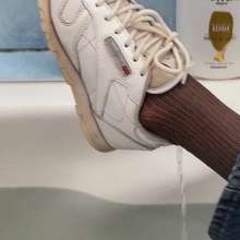 Wet Live Team: A Multi-layered Dip in Her Favorite Reeboks