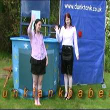 GungeTankBabes: Ari and Dee--The Sexy Secretaries with No Bras
