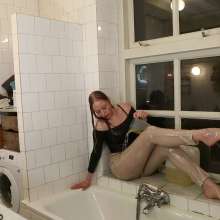 WetPlace: Beautiful Eileen Oil in White Jeans