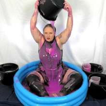 CheekyLuna: Cheekyluna's Pop Punk Chick Self Gunging