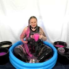 CheekyLuna: Cheekyluna's Pop Punk Chick Self Gunging