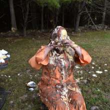JD and Messy Andi: Andi Visits The Sploshing Cafe!