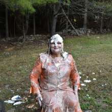 JD and Messy Andi: Andi Visits The Sploshing Cafe!