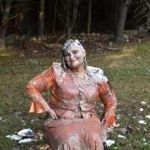JD and Messy Andi: Andi Visits The Sploshing Cafe!